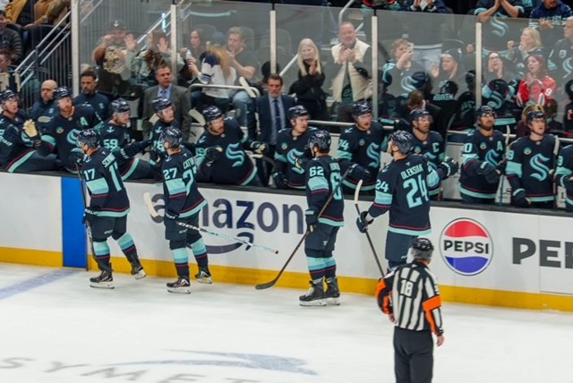 Kraken Fall Flat in 4-2 Loss to Struggling Blackhawks